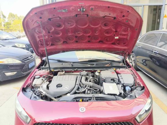 [佛山·粤X] 二手奔驰奔驰A级2020款 改款 A 200 L 运动轿车时尚型