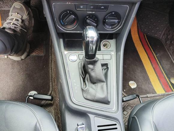 [西安·陕U] 二手大众朗逸2017款 1.6L 自动舒适版