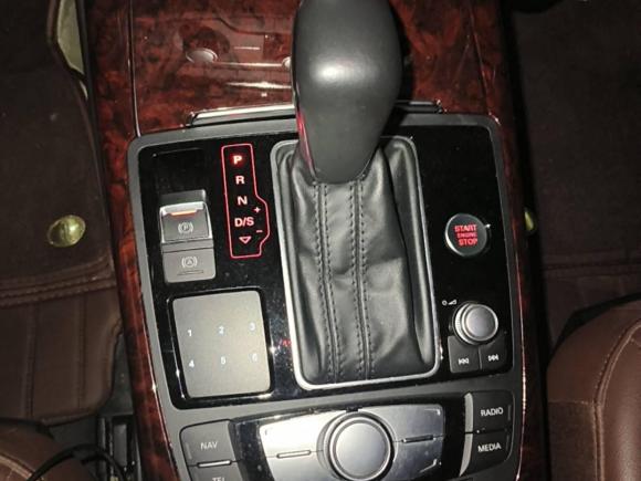 [广州·粤A] 二手奥迪奥迪A6L2018款 30周年年型 35 TFSI 时尚型