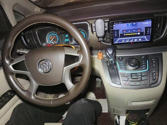 [成都·川A] 二手别克别克GL82011款 2.4L CT豪华商务舒适版