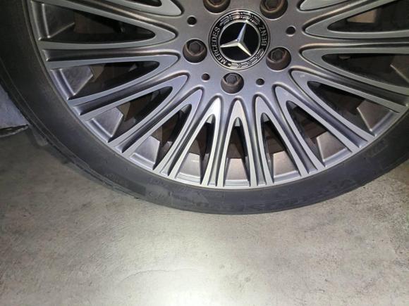 [上海·沪B] 二手奔驰奔驰E级2023款 E 300 L 豪华型