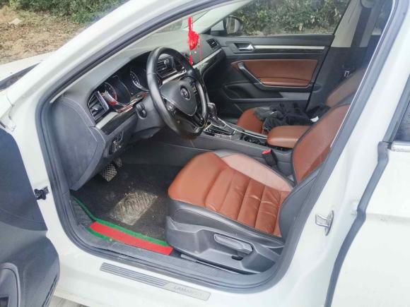 [无锡·苏B] 二手大众凌渡2015款 330TSI DSG舒适版