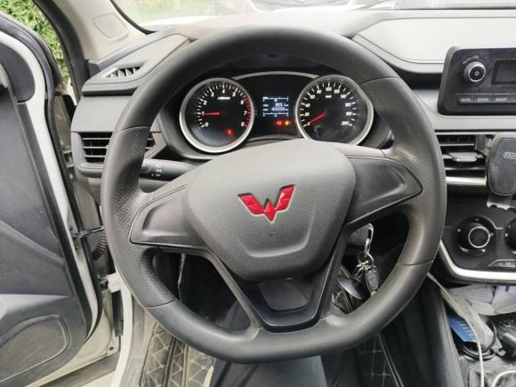 [青岛·鲁B] 二手五菱汽车五菱宏光S32018款 1.5L 手动标准型 国V