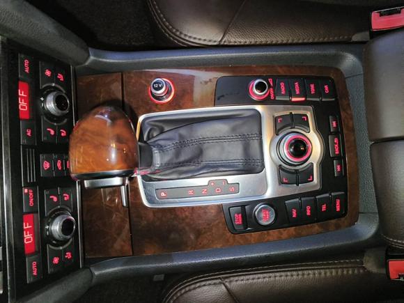 [成都·川G] 二手奥迪奥迪Q72012款 3.0 TFSI 舒适型(200kW)