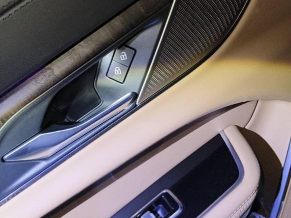 [上海·沪F] 二手捷豹捷豹XFL2022款 XFL 2.0T P250 两驱尊享豪华版