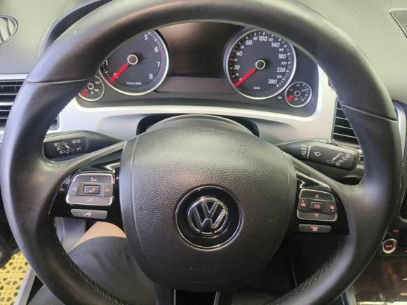 [苏州·苏E] 二手大众途锐2011款 3.0TSI 标配型