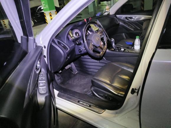 [上海·鄂W] 二手英菲尼迪英菲尼迪Q502014款 3.7L 豪华版