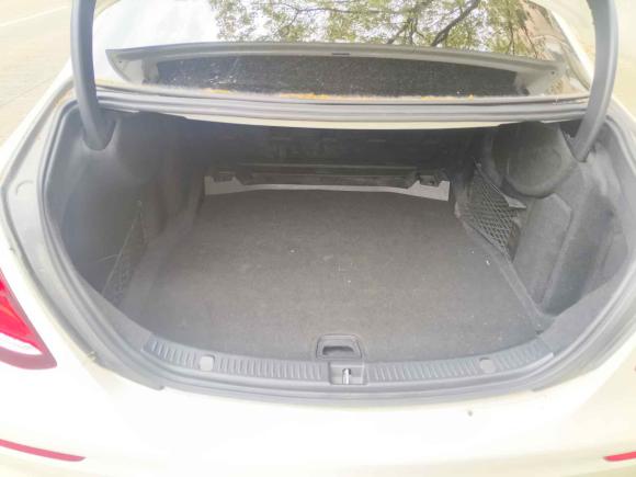 [上海·沪D] 二手奔驰奔驰E级2018款 改款 E 300 L 运动豪华型