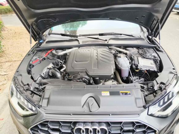 [上海·苏U] 二手奥迪奥迪A4L2023款 40 TFSI 时尚动感型