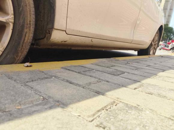 [上海·沪C] 二手吉利汽车帝豪2021款 UP 1.5L 手动豪华型