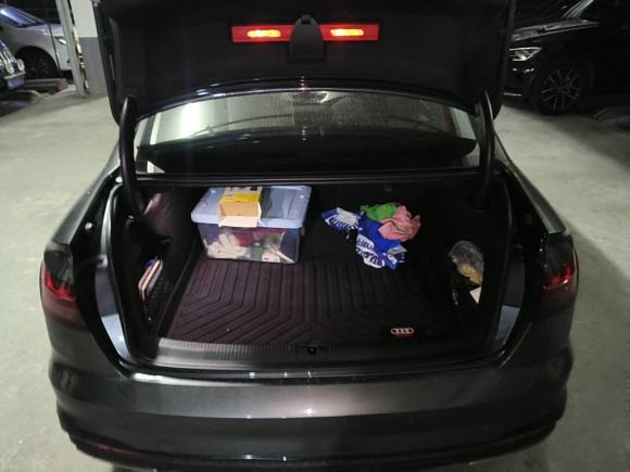 [无锡·苏B] 二手奥迪奥迪A4L2022款 40 TFSI 豪华动感型