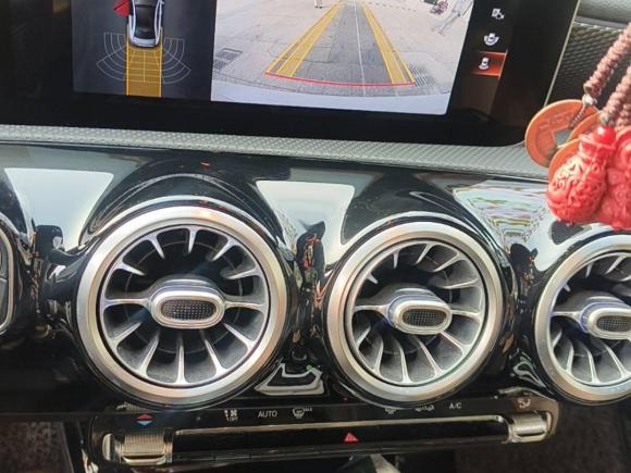 [上海·沪C] 二手奔驰奔驰A级2020款 A 200 L 运动轿车