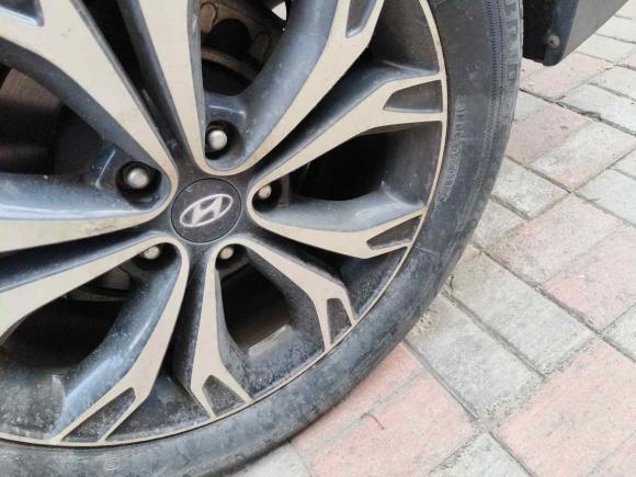 [青岛·鲁B] 二手现代胜达2017款 2.4L 自动两驱智能型 5座