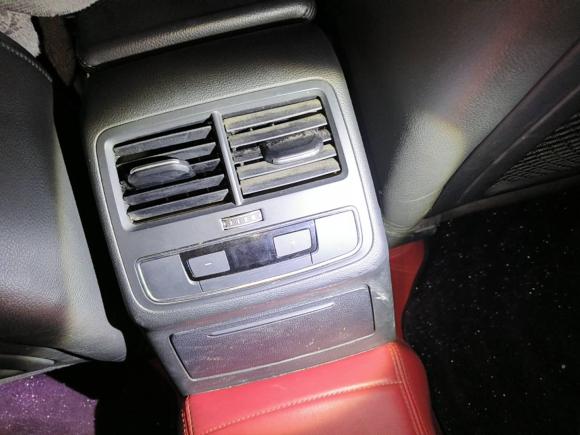 [南昌·赣A] 二手奥迪奥迪A4L2018款 30周年年型 40 TFSI 时尚型