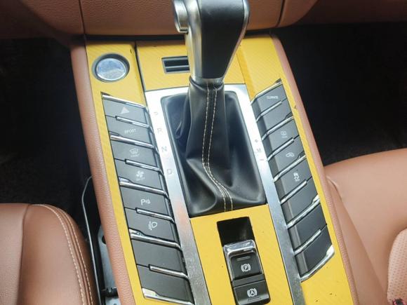 [上海·沪C] 二手众泰众泰SR92017款 2.0T 自动极致之光版