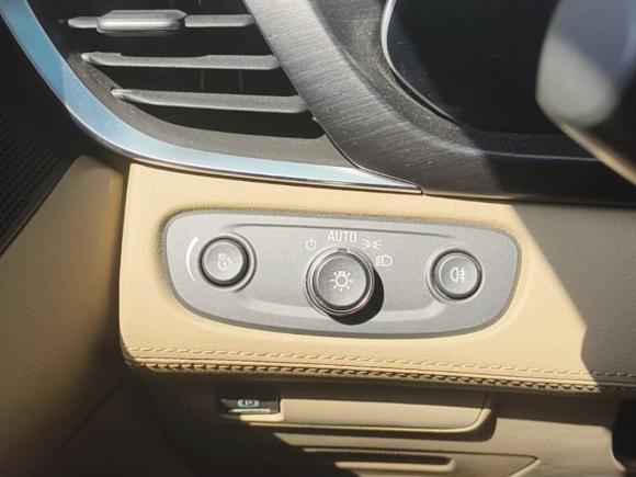 [上海·沪J] 二手别克别克GL82020款 ES陆尊 653T 旗舰型