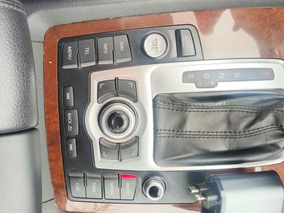 [上海·沪B] 二手奥迪奥迪Q72012款 3.0 TFSI 舒适型(200kW)