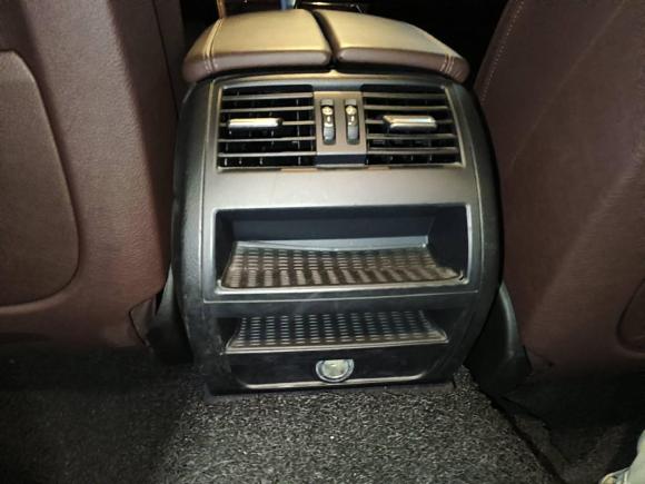 [上海·沪D] 二手宝马宝马5系2014款 525Li 豪华设计套装