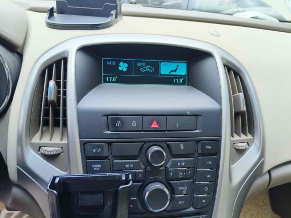 [上海·沪A] 二手别克英朗2013款 GT 1.6L 自动时尚版