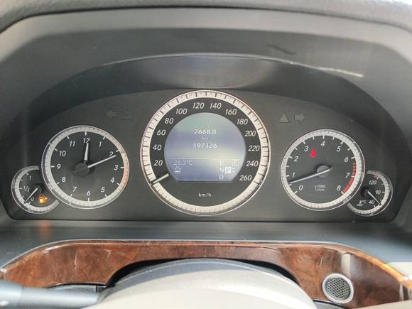 [佛山·粤S] 二手奔驰奔驰E级2011款 E 300 L 优雅型