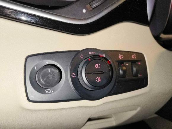 [成都·川A] 二手名爵锐腾2015款 1.5TGI TST豪华版