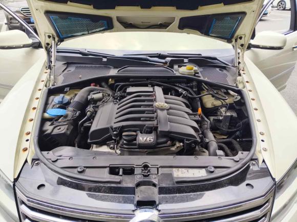 [上海·川G] 二手大众辉腾2011款 3.6L V6 4座加长Individual版