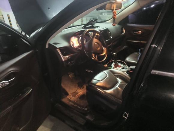 [南通·苏A] 二手Jeep自由光2016款 2.0L 优越版