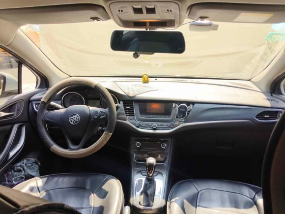 [青岛·鲁B] 二手别克威朗2016款 两厢 15S 自动进取型