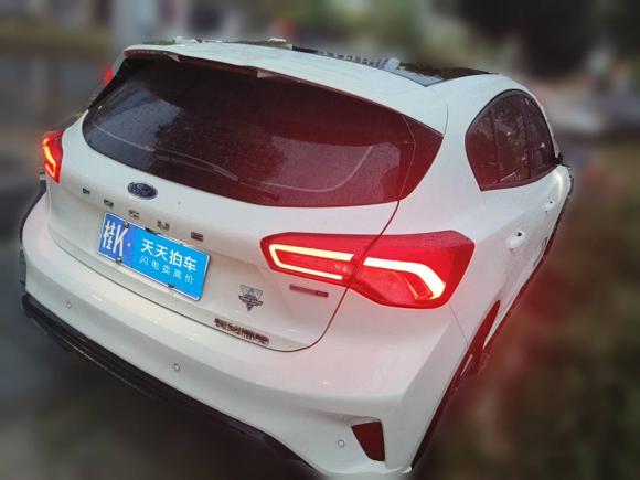 [深圳·桂K] 二手福特福克斯2022款 两厢 EcoBoost 180 自动ST Line