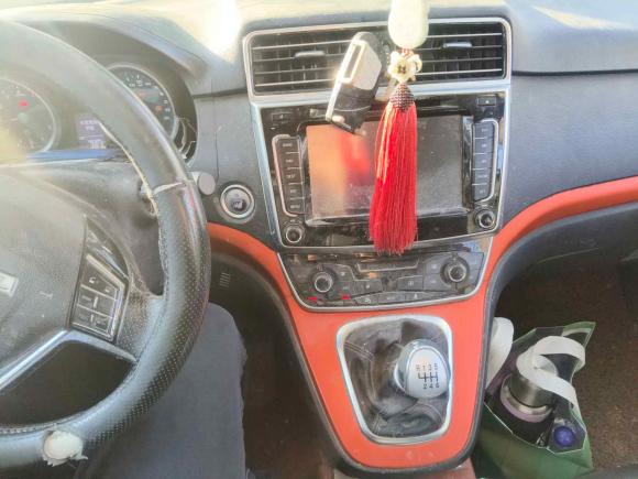 [湖州·苏J] 二手哈弗哈弗H62015款 改款 运动版 1.5T 手动两驱精英型