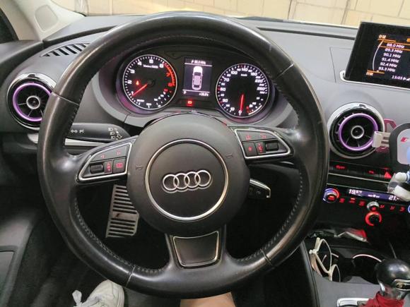 [广州·粤A] 二手奥迪奥迪A32016款 Limousine 35 TFSI 风尚型