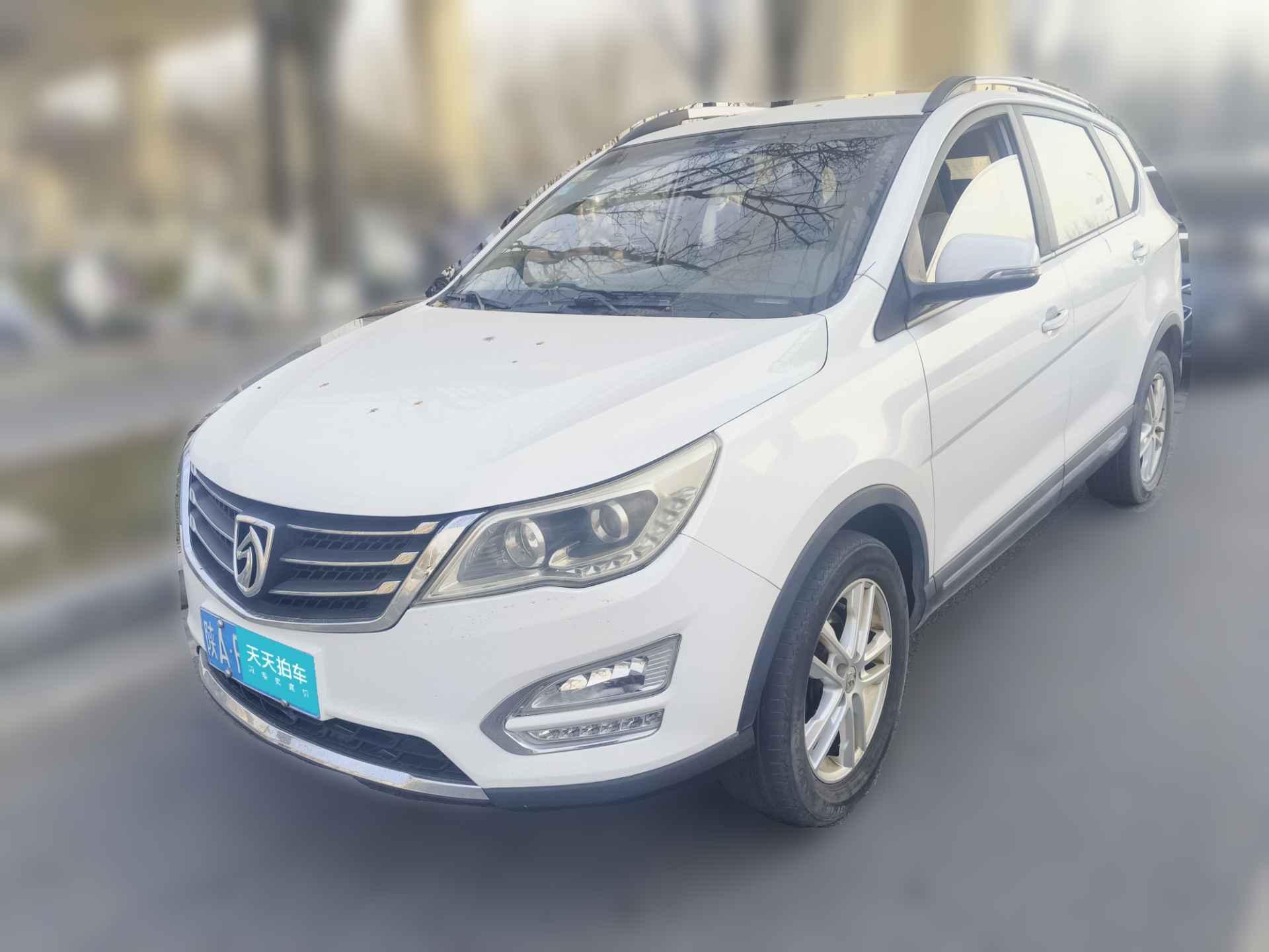 [西安·陕A] 宝骏宝骏5602016款 1.8L 手动舒适型