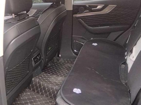 [南京·苏A] 二手红旗红旗HS52019款 2.0T 智联旗享版