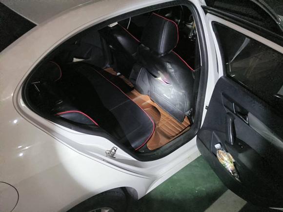 [深圳·粤B] 二手大众朗逸2013款 改款经典 1.6L 手动风尚版