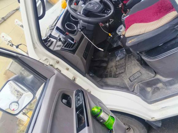 [上海·沪A] 二手东风御风御风EM262023款 标准版 41.472kWh 河南锂动