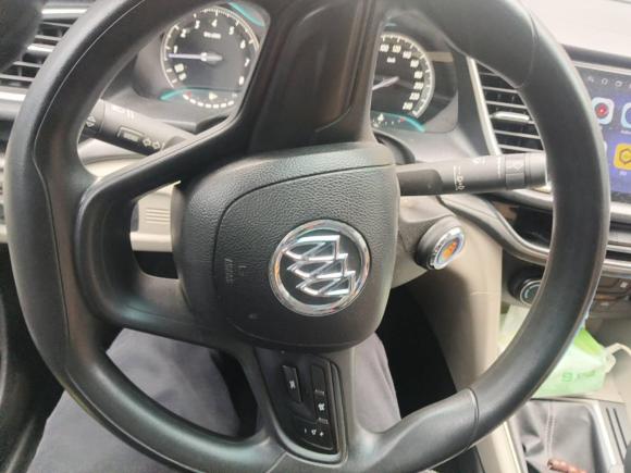 [上海·鲁H] 二手别克英朗2015款 15N 手动精英型