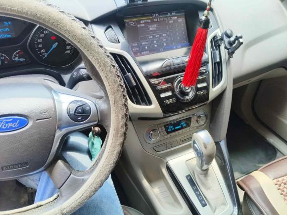 [深圳·鲁F] 二手福特福克斯2012款 三厢 1.6L 自动风尚型