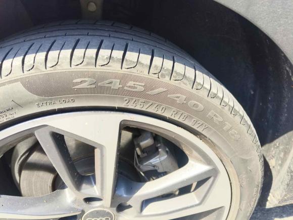 [上海·苏U] 二手奥迪奥迪A4L2024款 40 TFSI 时尚动感型