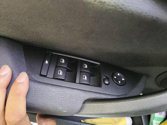 [苏州·苏E] 二手宝马宝马X12012款 sDrive18i豪华型