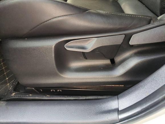 [深圳·贵H] 二手丰田雷凌2021款 双擎 1.8H E-CVT豪华版