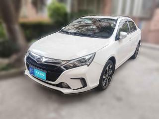 比亚迪秦新能源2015款 1.5T 双冠旗舰Plus版