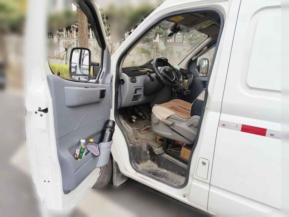 [上海·沪E] 二手上汽大通MAXUS新途V802021款 2.0T 手动经典城配王长轴中顶3座