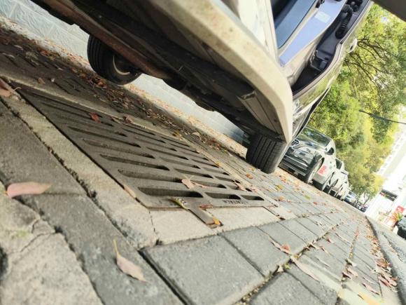 [南京·苏A] 二手雷诺科雷傲2010款 2.5L 四驱舒适型