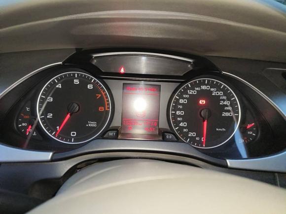 [青岛·鲁U] 二手奥迪奥迪A4L2010款 2.0 TFSI 标准型