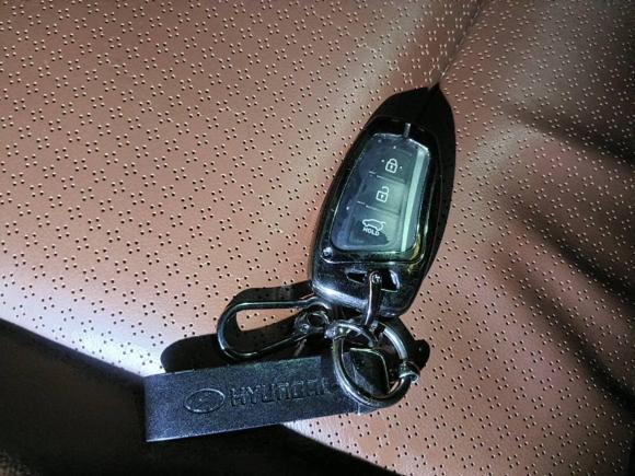 [上海·沪D] 二手现代胜达2013款 2.0T 自动四驱顶级型