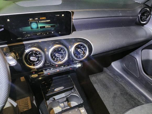 [青岛·鲁B] 二手奔驰奔驰A级2019款 A 200 L 运动轿车