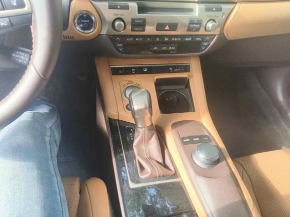 [苏州·苏E] 二手雷克萨斯雷克萨斯ES2015款 300h 豪华版