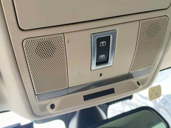 [上海·沪A] 二手路虎揽胜极光2015款 2.0T 五门智耀版