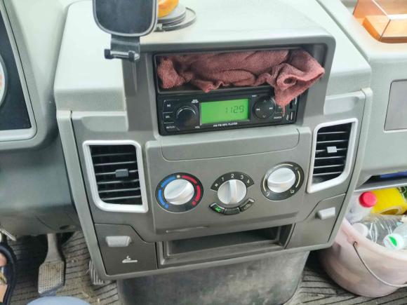 [武汉·鄂A] 二手依维柯依维柯得意2014款 2.5T-A35 NJ6484ACM47Z4