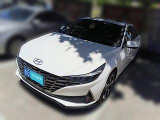 现代伊兰特2022款 1.5L CVT LUX尊贵版